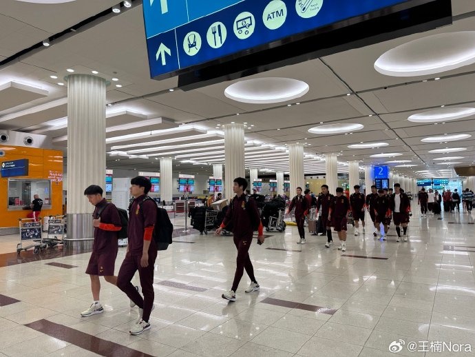 進入客戰(zhàn)沙特最后沖刺！國足離開迪拜，乘坐班機前往利雅得